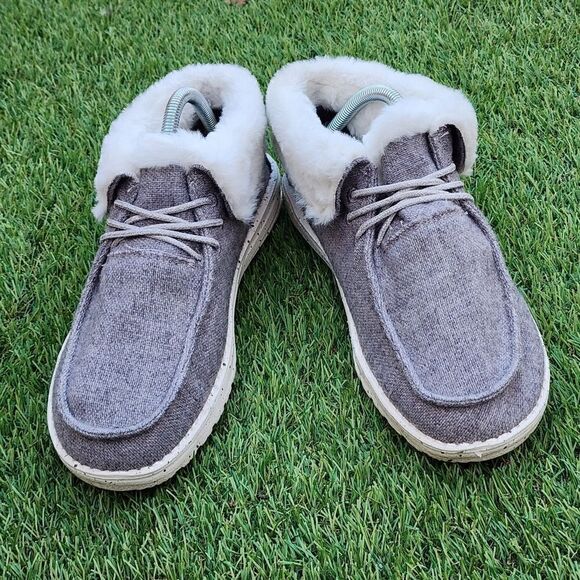 HEY DUDE BRITT - Womens Slip On - SIZE 9 - Picture 2 of 9